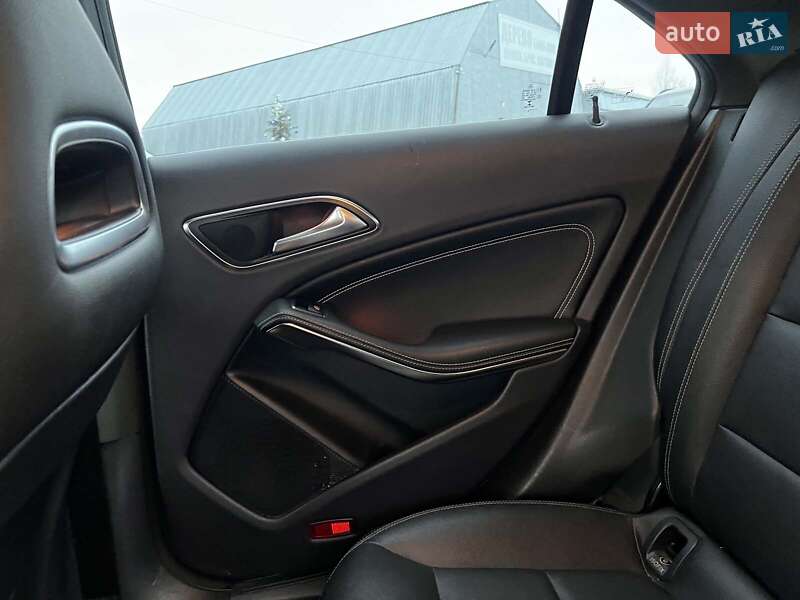 Седан Mercedes-Benz CLA-Class 2018 в Львове