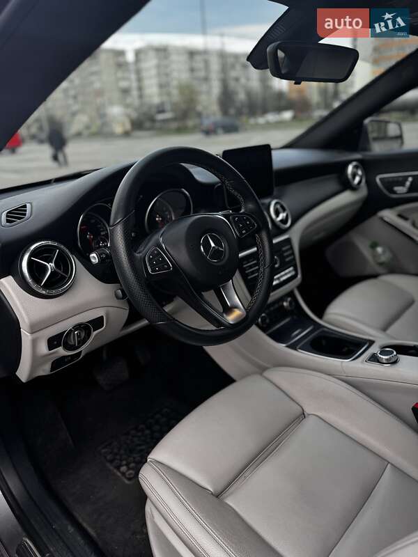 Седан Mercedes-Benz CLA-Class 2017 в Ивано-Франковске