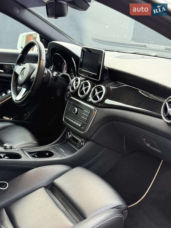 Седан Mercedes-Benz CLA-Class 2015 в Львові