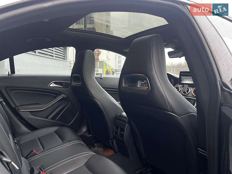 Седан Mercedes-Benz CLA-Class 2018 в Львові