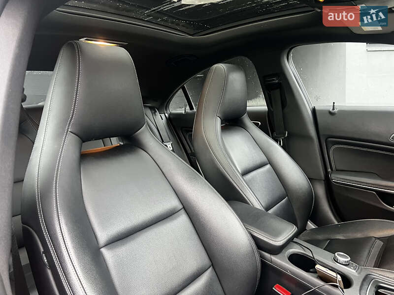 Седан Mercedes-Benz CLA-Class 2018 в Львові