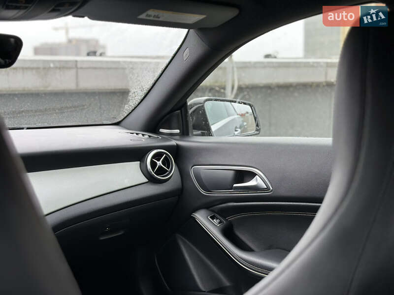 Седан Mercedes-Benz CLA-Class 2016 в Киеве