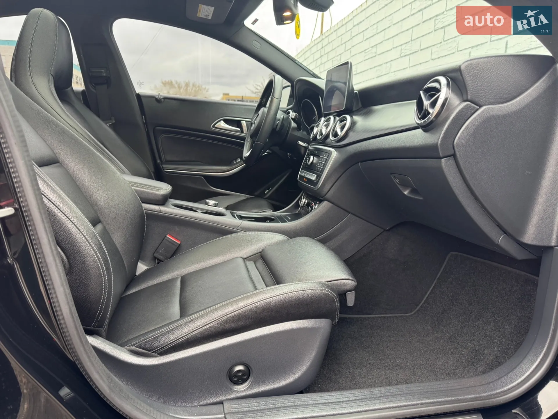 2017 Mercedes-Benz CLA-klasse - мініатюра 34