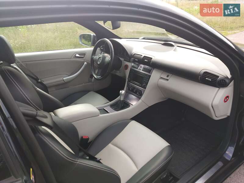 Купе Mercedes-Benz CLC-Class 2009 в Мукачево