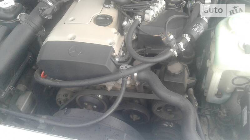 Купе Mercedes-Benz CLK-Class 1998 в Великому Березному