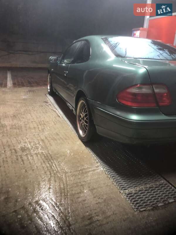 Купе Mercedes-Benz CLK-Class 2000 в Ровно