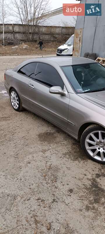 Купе Mercedes-Benz CLK-Class 2004 в 