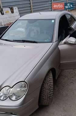 Купе Mercedes-Benz CLK-Class 2004 в 