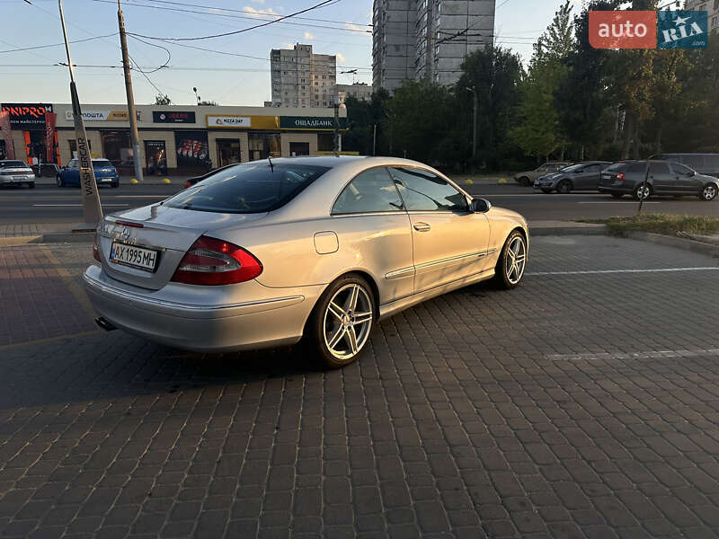 Mercedes-Benz CLK-Class 2002