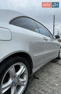 Купе Mercedes-Benz CLK-Class 2002 в 