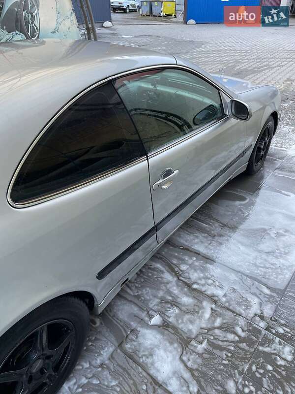 Купе Mercedes-Benz CLK-Class 1999 в Рахові