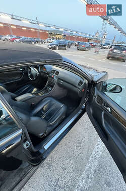 Кабриолет Mercedes-Benz CLK-Class 2002 в 
