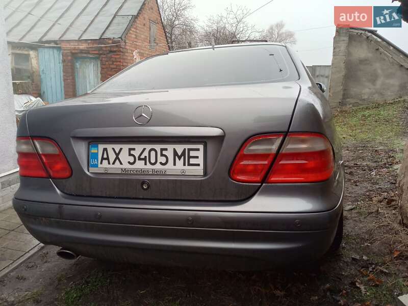 Mercedes-Benz CLK-Class 2002