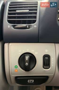 Кабриолет Mercedes-Benz CLK-Class 2000 в 