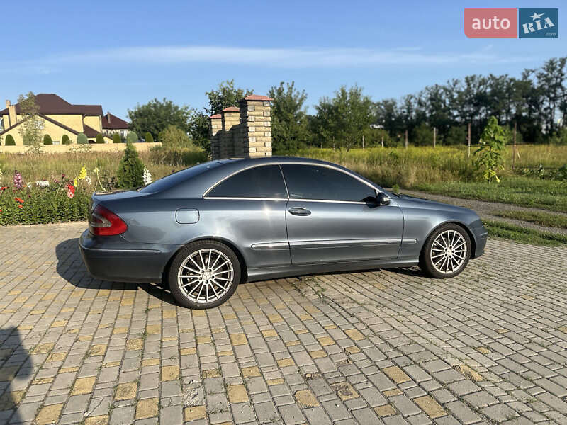 Купе Mercedes-Benz CLK-Class 2003 в 