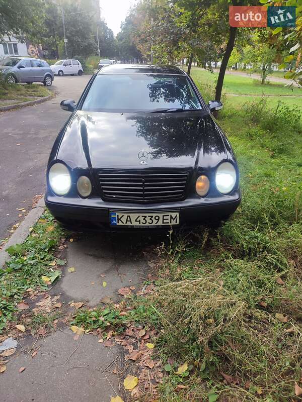 Mercedes-Benz CLK-Class 2001