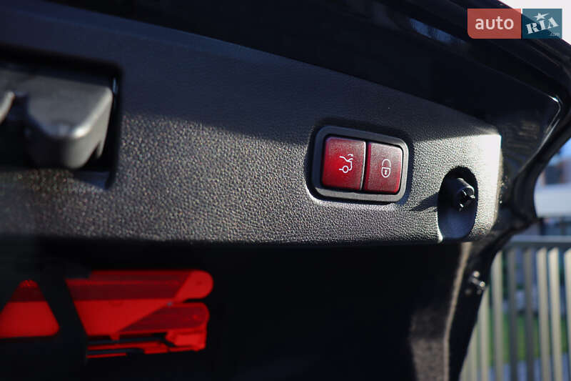 Седан Mercedes-Benz CLS-Class 2012 в Чернівцях