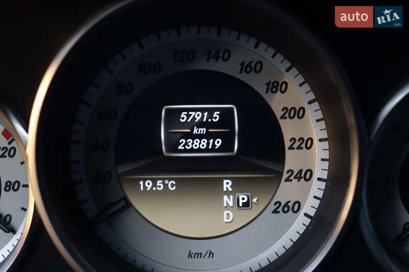 Седан Mercedes-Benz CLS-Class 2012 в Чернівцях