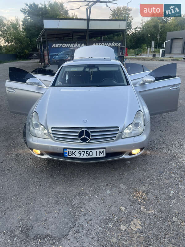 Mercedes-Benz CLS-Class 2005