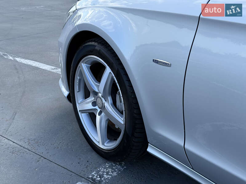 Седан Mercedes-Benz CLS-Class 2012 в Києві фото 14 Седан Mercedes-Benz CLS-Class 2012 в Києві