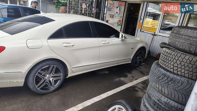Mercedes-Benz CLS-Class 2011