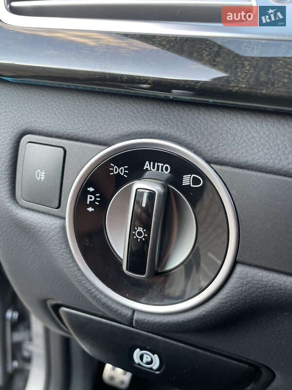 Седан Mercedes-Benz CLS-Class 2015 в Чернівцях