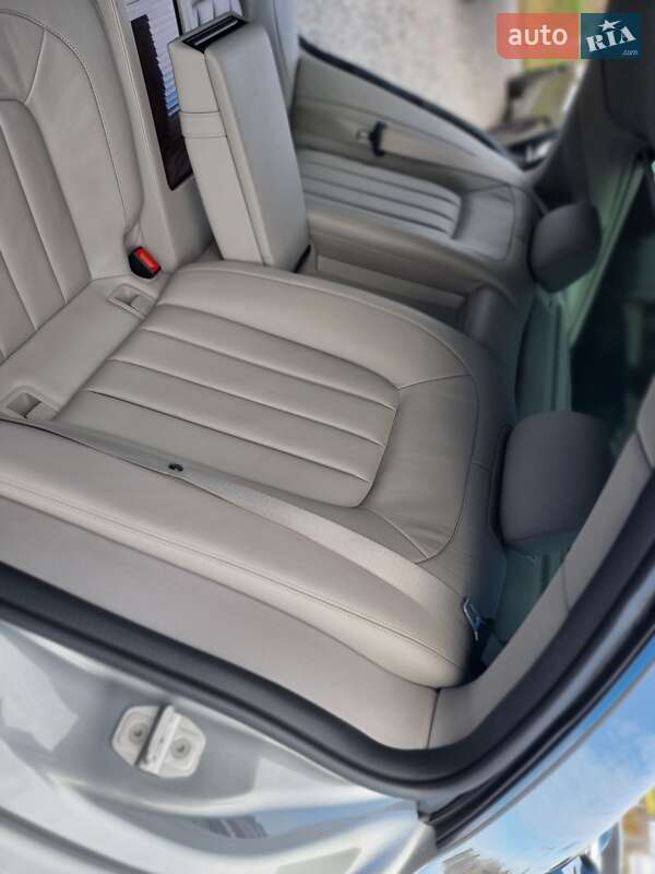 Седан Mercedes-Benz CLS-Class 2014 в Киеве фото 70 Седан Mercedes-Benz CLS-Class 2014 в Киеве