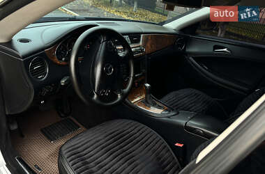 Купе Mercedes-Benz CLS-Class 2005 в  фото 15 Купе Mercedes-Benz CLS-Class 2005 в