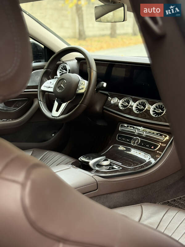 Купе Mercedes-Benz CLS-Class 2018 в Києві фото 10 Купе Mercedes-Benz CLS-Class 2018 в Києві