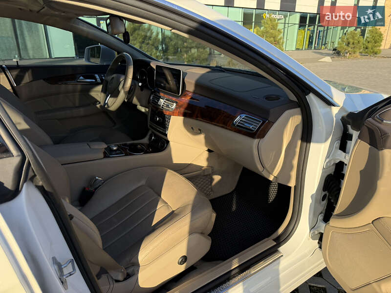 Седан Mercedes-Benz CLS-Class 2014 в Хмельницькому фото 50 Седан Mercedes-Benz CLS-Class 2014 в Хмельницькому