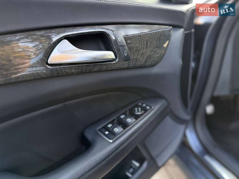 Седан Mercedes-Benz CLS-Class 2012 в Львове
