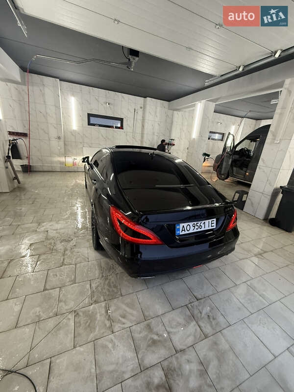 Седан Mercedes-Benz CLS-Class 2011 в Среднем