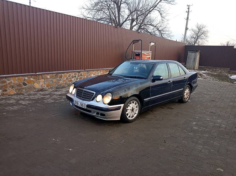 Mercedes-Benz E 200