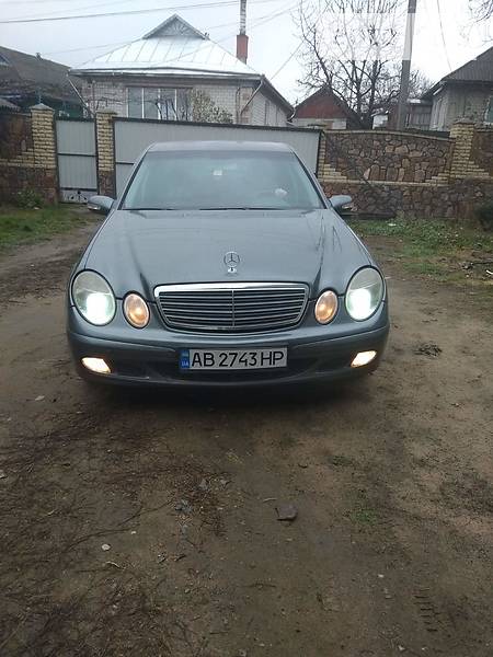 Mercedes-Benz E 200