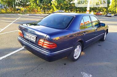 Седан Mercedes-Benz E 200 1996 в Одессе