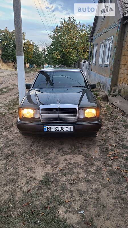 Mercedes-Benz E 200 200