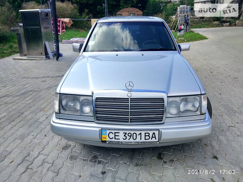 Mercedes-Benz E 230