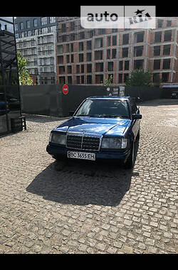 Седан Mercedes-Benz E 230 1990 в Львові