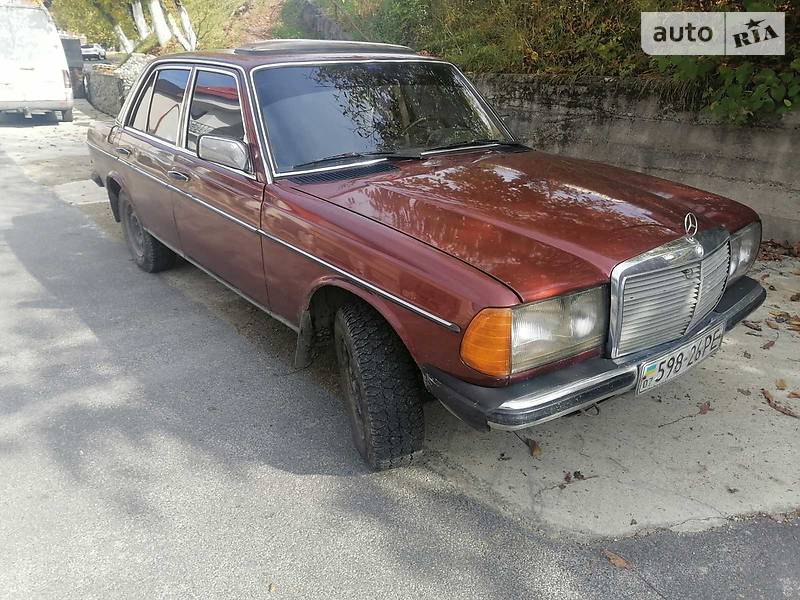 Mercedes-Benz E 240