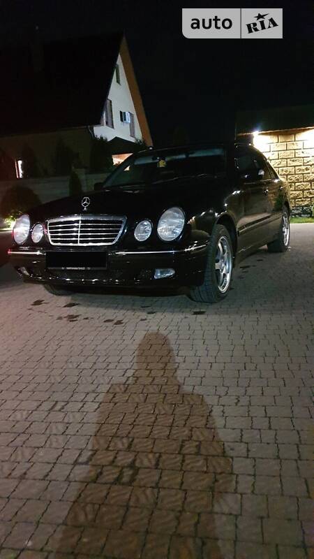 Mercedes-Benz E 270 W210