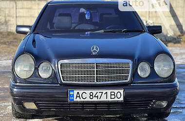 Седан Mercedes-Benz E 280 1996 в Луцке