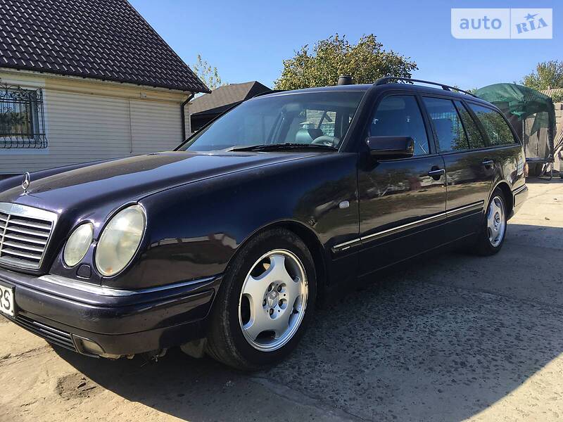 Mercedes-Benz E 300 Avangard