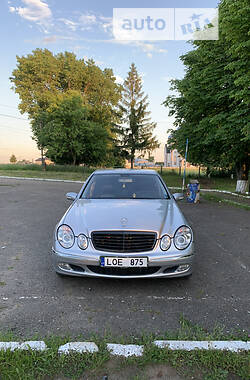 Седан Mercedes-Benz E 320 2005 в Черновцах