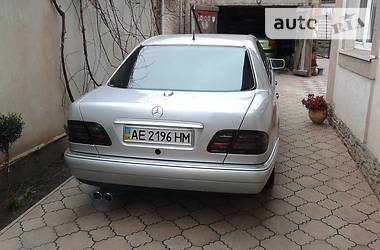 Седан Mercedes-Benz E-Class 1997 в Кривому Розі