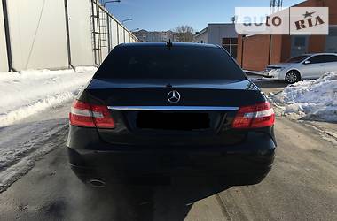 Седан Mercedes-Benz E-Class 2012 в 
