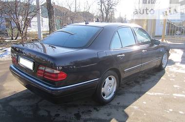 Седан Mercedes-Benz E-Class 2000 в Николаеве