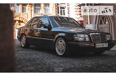 Седан Mercedes-Benz E-Class 1993 в Киеве