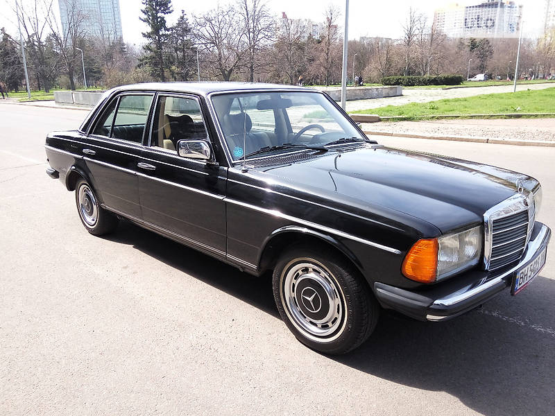 Седан Mercedes-Benz E-Class 1980 в Одессе