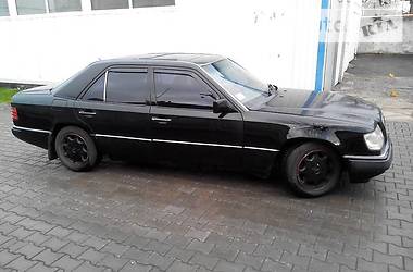 Седан Mercedes-Benz E-Class 1992 в Луцке