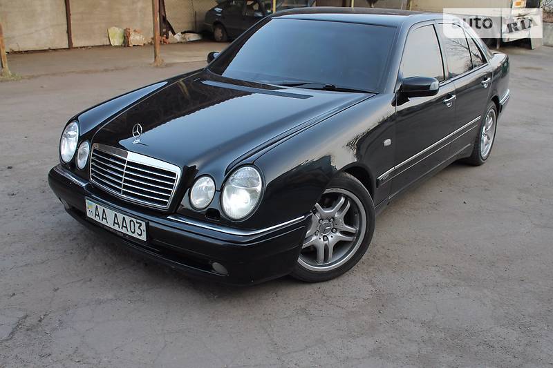 Седан Mercedes-Benz E-Class 1998 в Ровно